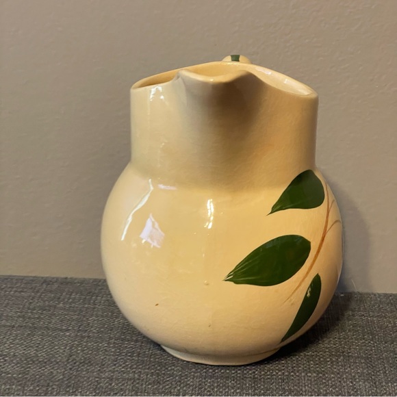 Watt Pottery Tear Drop Milk Pitcher  #15 American Red Bud Bleeding Heart USA - Picture 2 of 7